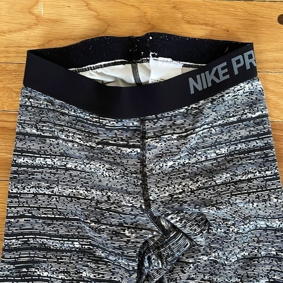 Nike Pro Women XS Dri-Fit Fleece Lined Hyperwarm Static Tight Legging Black Grey - Picture 2 of 8